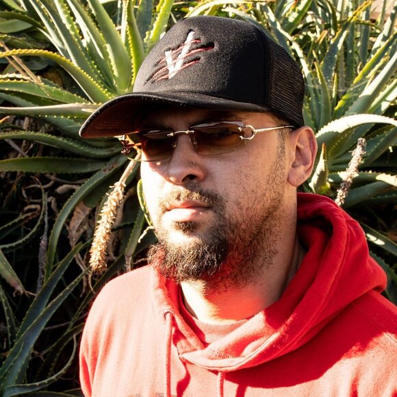 Narrow Rimless Gold Frame Stylish Light Brown Gradient Tinted Lens Sunglasses - Picture 3 of 6